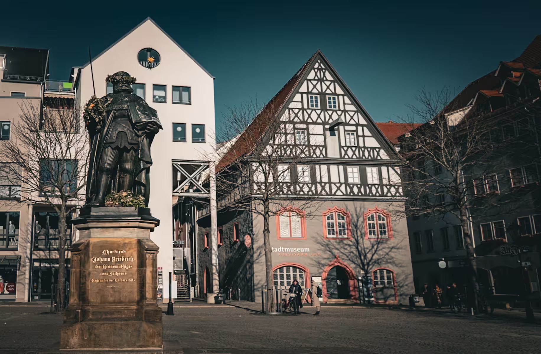 Auf dem Marktplatz, Eindruck beim Spielen der entsprechenden Rätselstation im Stadtspiel „Carl Zeiss im Einklang mit den Sternen“